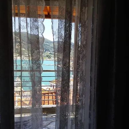 Kastro House 펜션 *