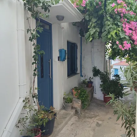 Kastro House *