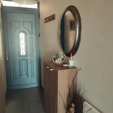 Kastro House *