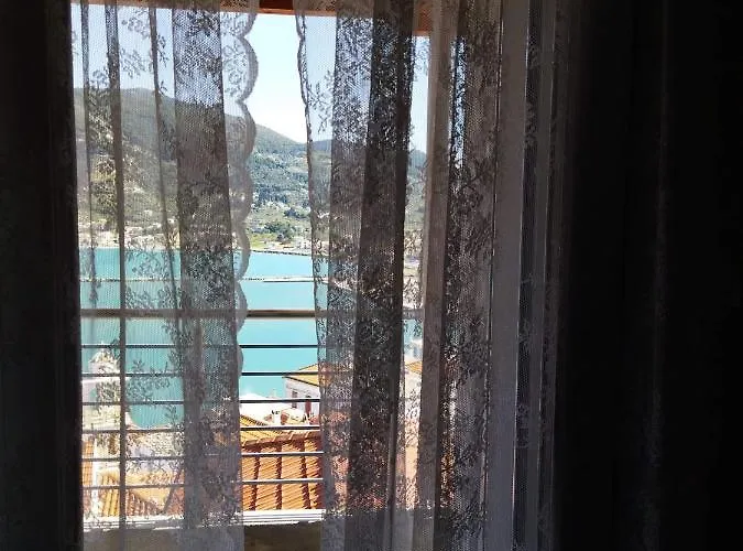 Kastro House Semesterbostad *